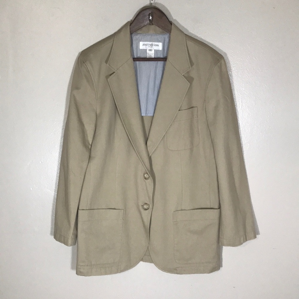 EUC VINTAGE Jones‎ New York Sport Tan Blazer